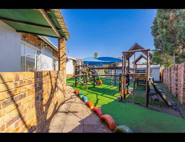 4 BEDROOM HOUSE FOR SALE IN LONEHILL
